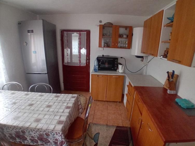 Casă cu 3 camere în Hârsești