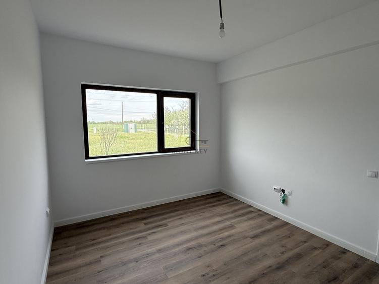 Duplex cu 5 camere cu Canalizare în Dragomirești-Deal