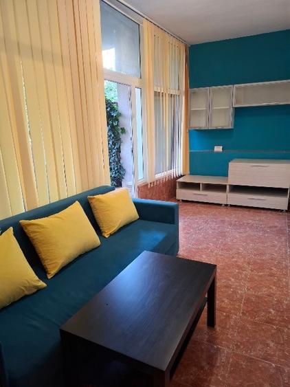 Apartament cu 3 camere semidecomandat, mobilat în Complex Studențesc