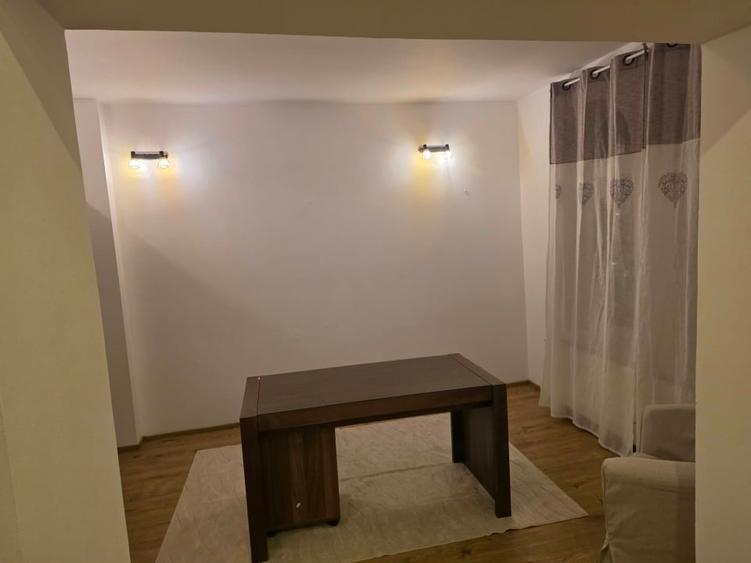 Casă cu 6 camere cu Canalizare în Dorobanți