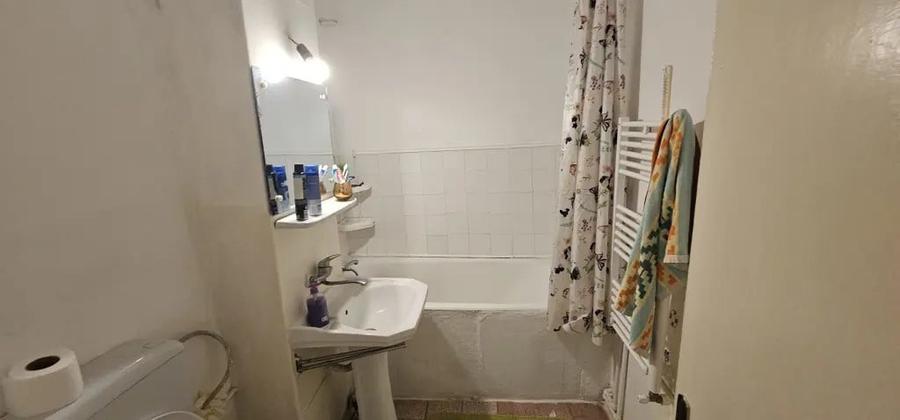 Apartament cu 2 camere decomandat în Poarta 6