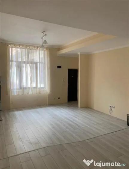 Apartament cu 4 camere decomandat în Horea