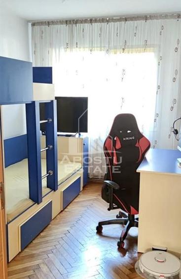 Apartament cu 3 camere semidecomandat în Șagului