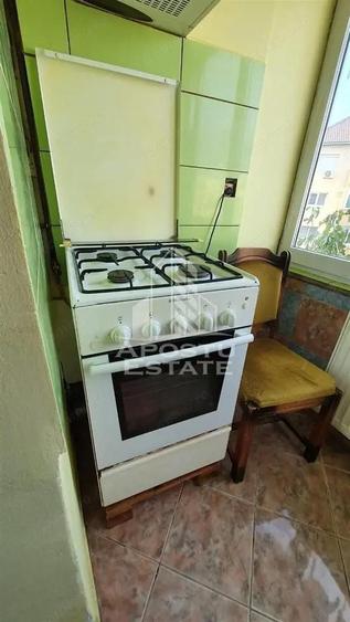 Apartament cu 3 camere decomandat, mobilat în Freidorf
