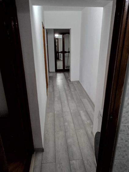 inchiriez 2 camere decomandate M20 - 1