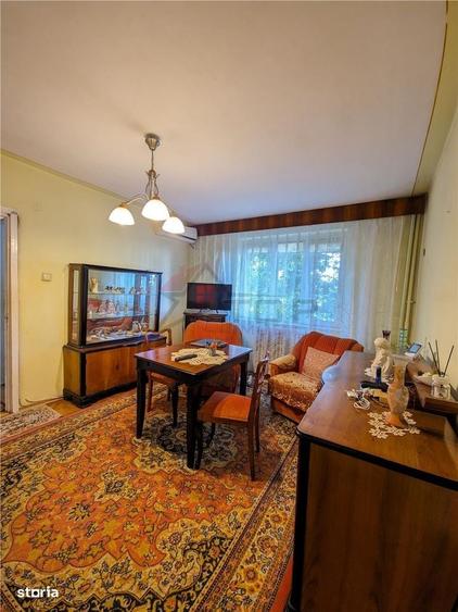 Apartament cu 3 camere în Tudor Vladimirescu