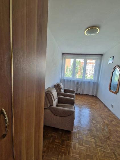 Apartament cu 3 camere semidecomandat în Dacia