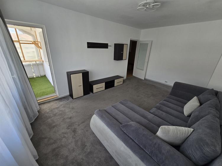 Apartament cu 2 camere decomandat în Lenin