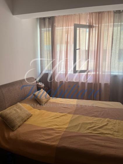 Apartament cu 3 camere decomandat în Florești