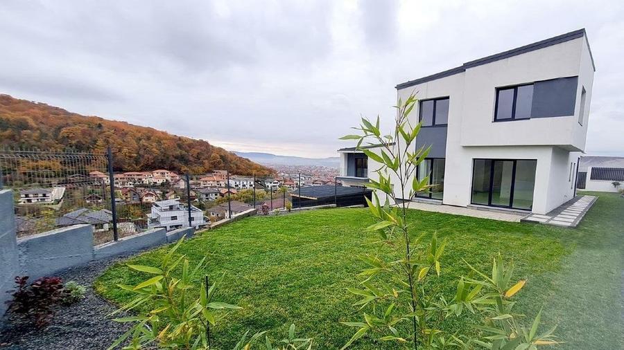 Casă individuală cu 4 camere cu Teren 430 Mp în Florești