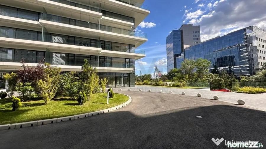 Apartament cu 4 camere semidecomandat în Floreasca