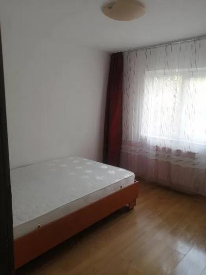 Apartament cu 2 camere decomandat, mobilat în Podul de Fier