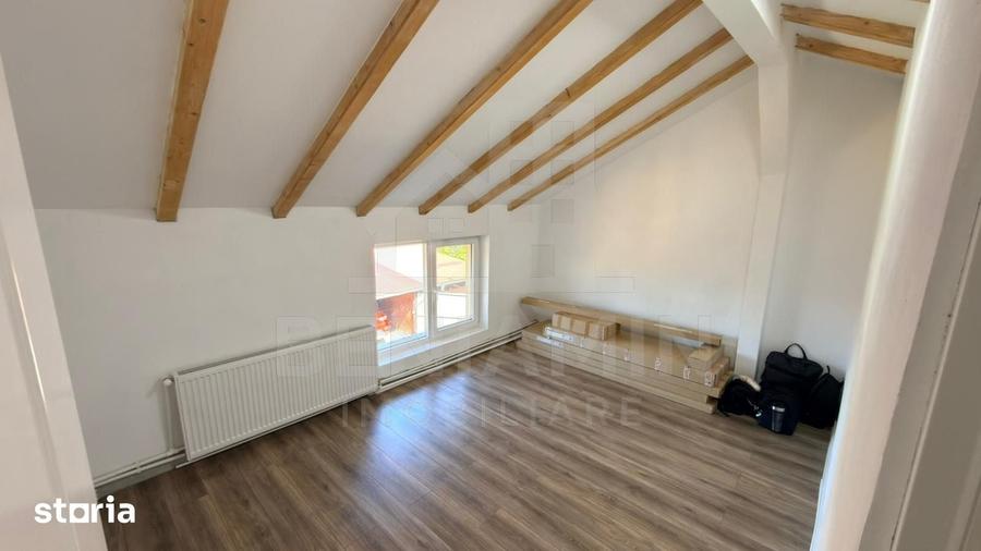 Casă cu 4 camere cu Teren 562 Mp în Cernele
