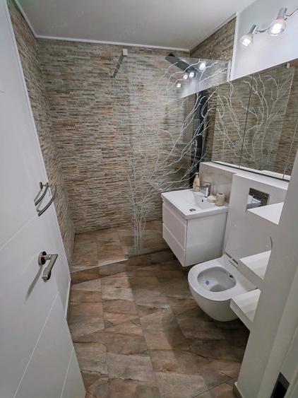 Apartament cu 2 camere decomandat în Lotus