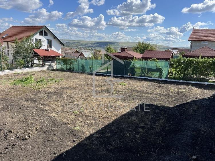 Casă individuală cu 3 camere cu Canalizare în Câmpenești