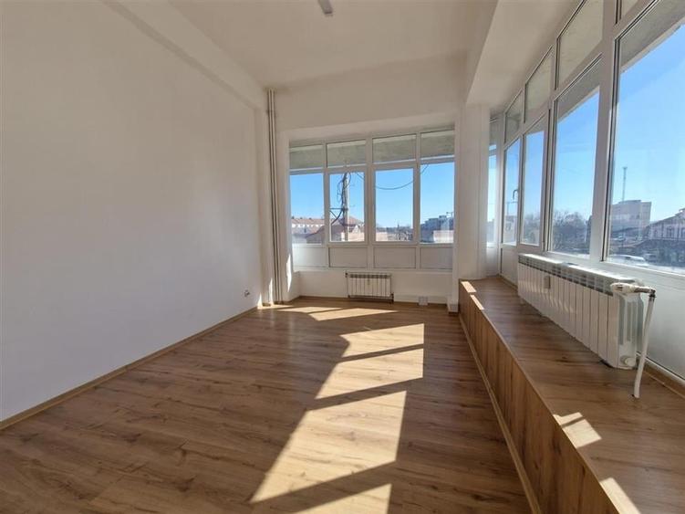 Birou, de 200 mp, în Ultracentral