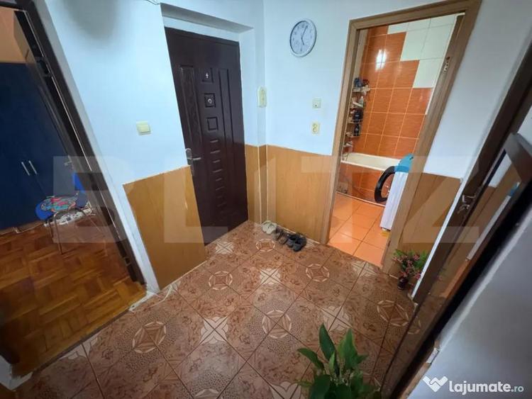 Apartament cu 3 camere decomandat în Minerul