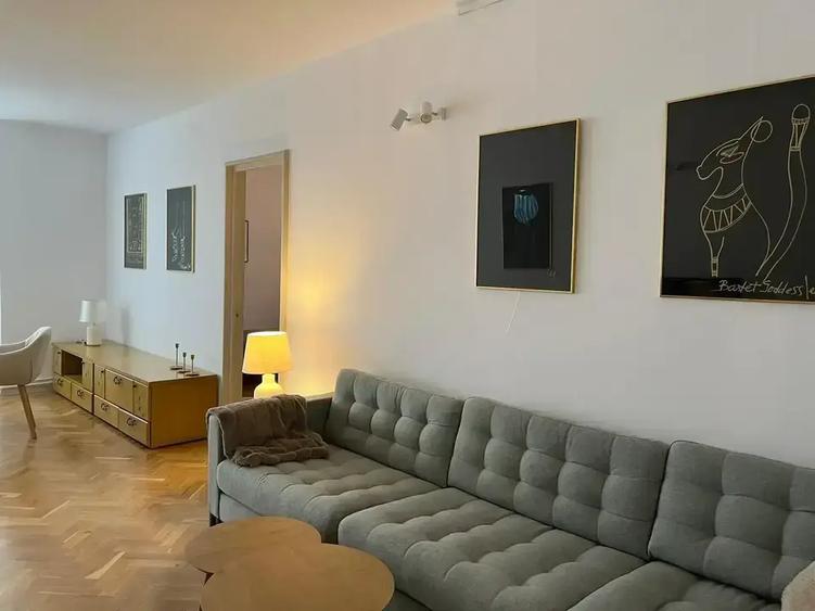 Apartament cu 3 camere semidecomandat, mobilat în Vatra Luminoasă