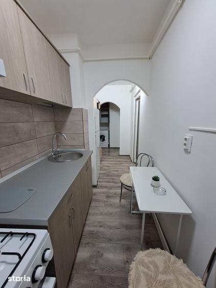 Garsonieră decomandată în Central