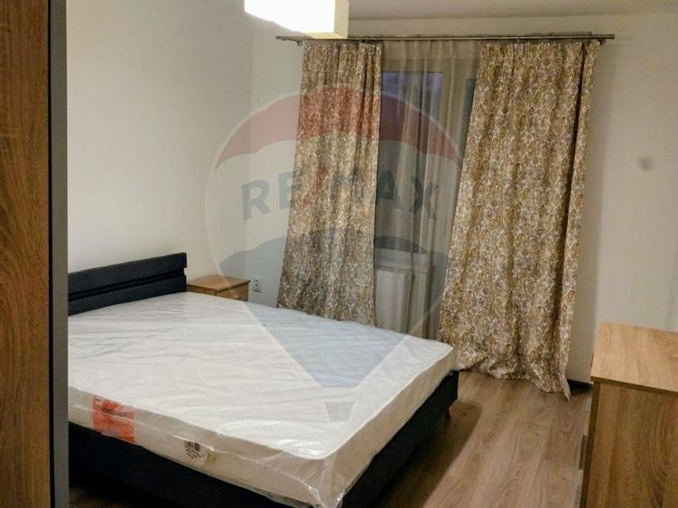 Apartament cu 2 camere semidecomandat, mobilat în Iris