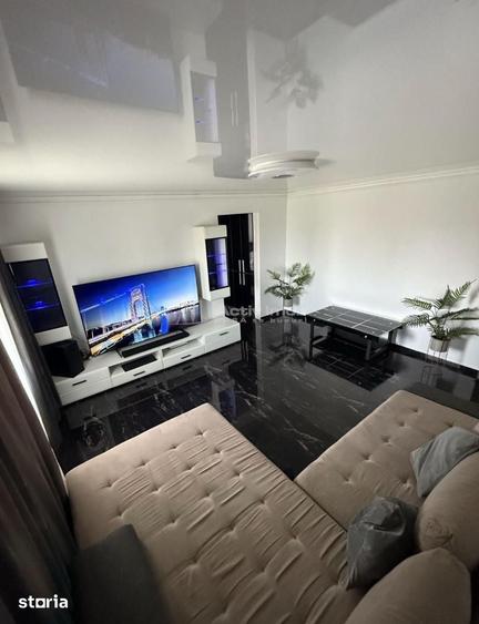 Apartament cu 2 camere semidecomandat în Pod