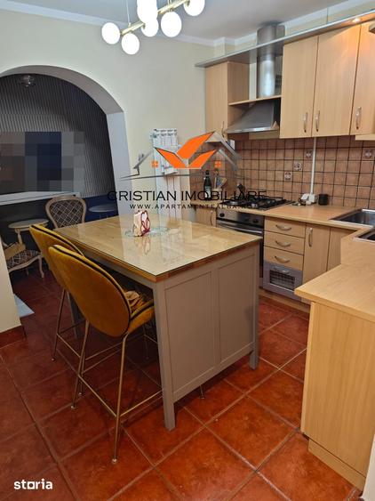 Apartament cu 3 camere decomandat în Cetate