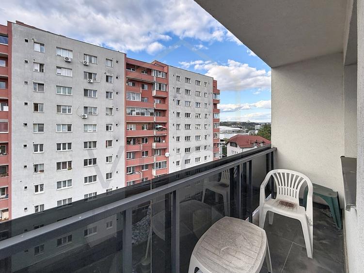 Apartament cu 2 camere semidecomandat, mobilat în Central