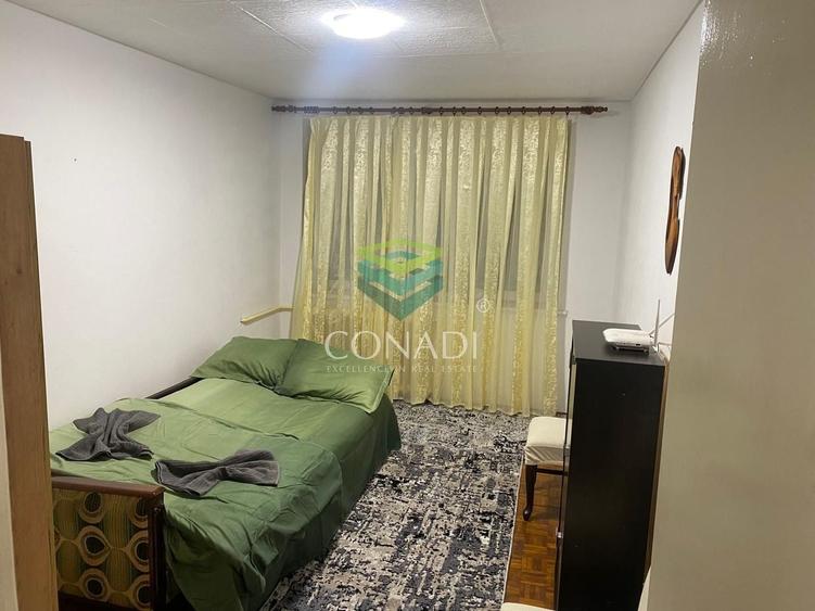 Apartament cu 3 camere semidecomandat, mobilat în Calea București
