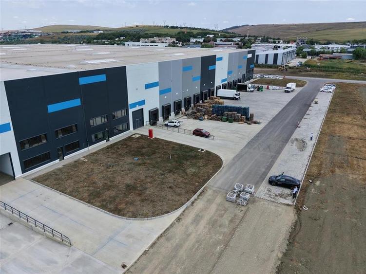 Spațiu industrial, de 2,742 mp, în Brătuleni