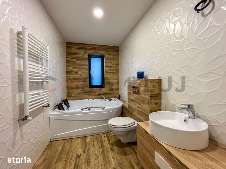 Casă cu 4 camere cu Canalizare în Baciu