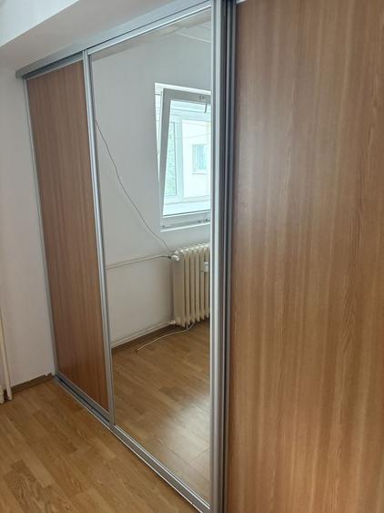 Apartament cu 3 camere decomandat în Olteniței