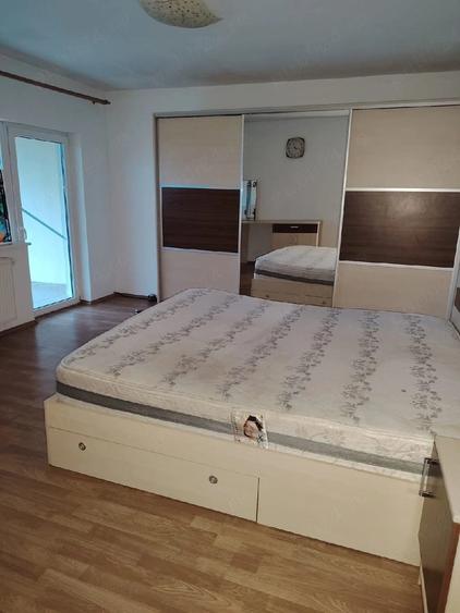 Casă cu 5 camere cu Teren 300 Mp în Nord