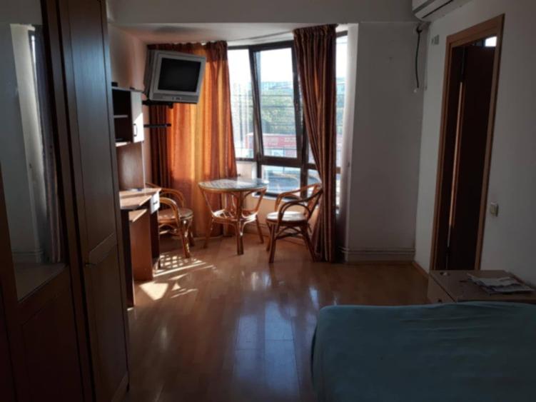 Garsonieră decomandată în Podul de Piatră