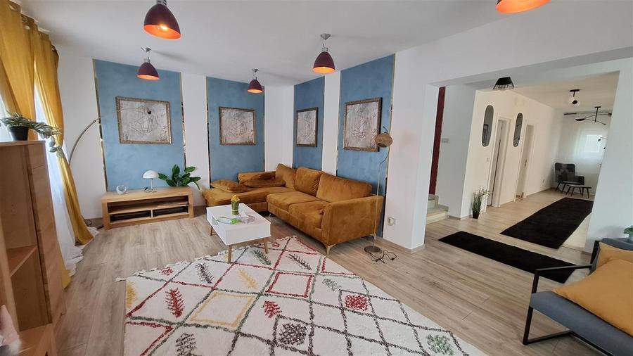 Casă individuală cu 5 camere cu Canalizare în Valea Lupului
