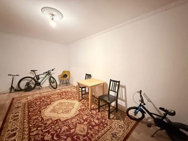 Apartament cu 3 camere decomandat în Rahova