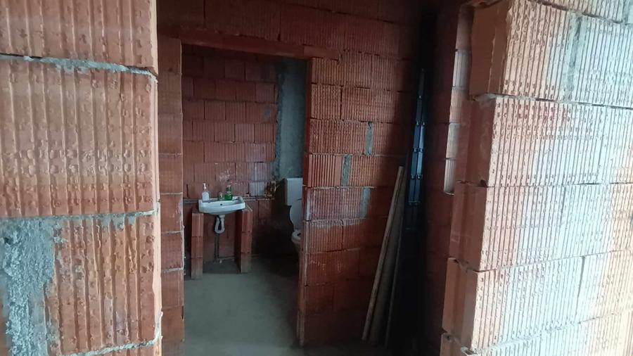 Spațiu comercial, de 150,000 mp, în Turnișor
