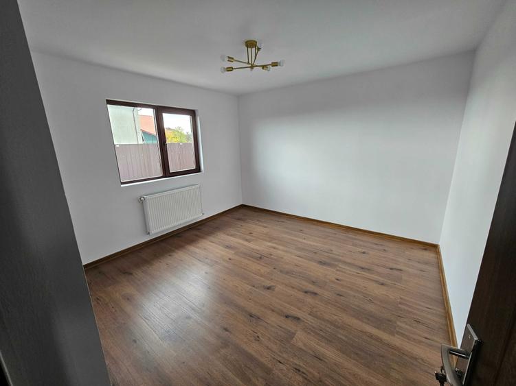 Casă cu 4 camere în Tulucești