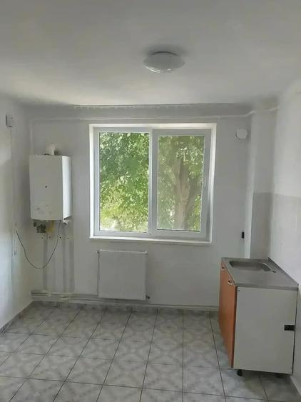 Apartament cu 2 camere semidecomandat în Hipodrom