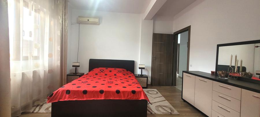 Penthouse cu 3 camere decomandat în Titan