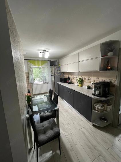 Apartament cu 3 camere decomandat în Doamna Ghica