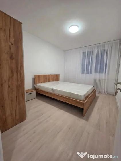 Apartament cu 3 camere semidecomandat în Colentina