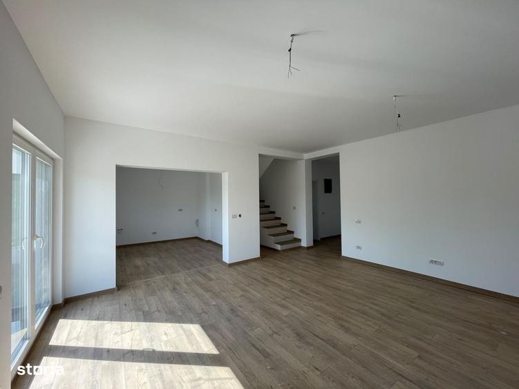 Casă cu 4 camere în Ghiroda