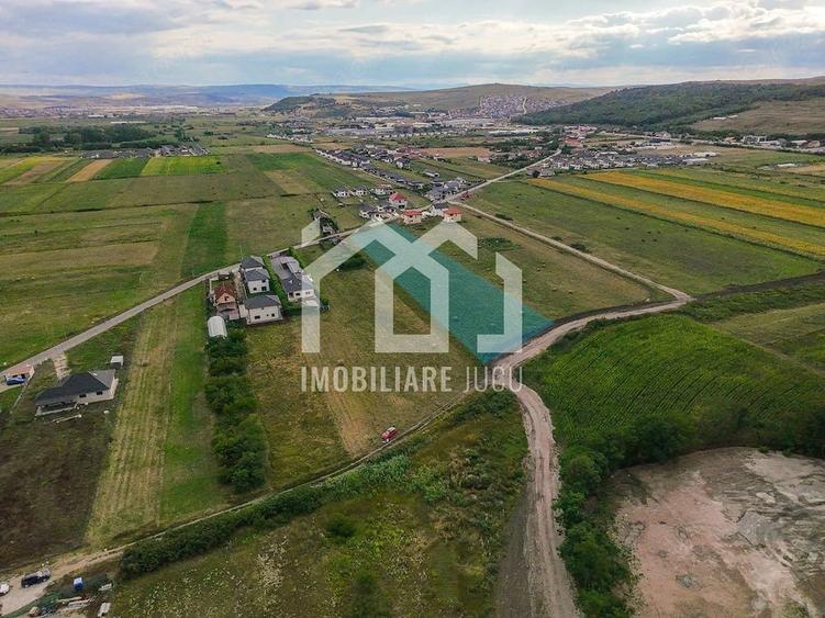 Teren de 8000 mp, în Jucu