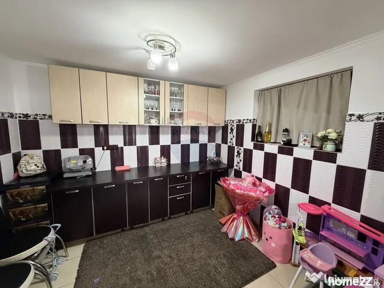 Casă cu 3 camere cu Teren 443 Mp în Central