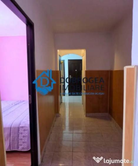 Apartament cu 3 camere decomandat în E3