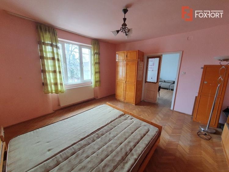 Casă individuală cu 6 camere cu Canalizare în Șagului