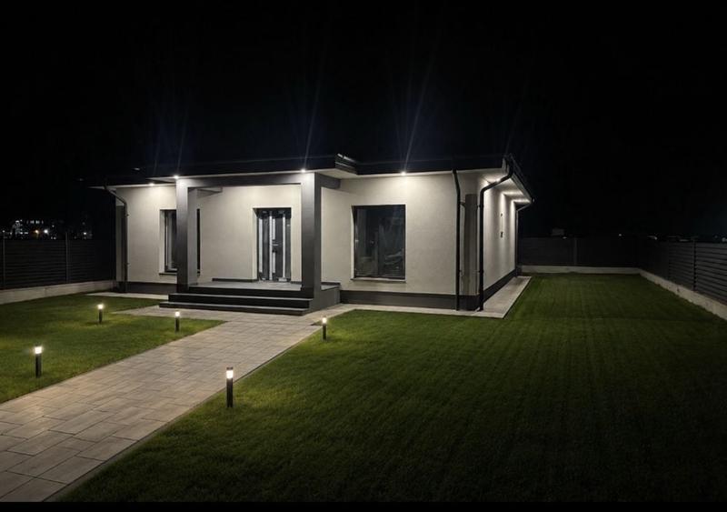 Casă cu 3 camere în Dumbrava