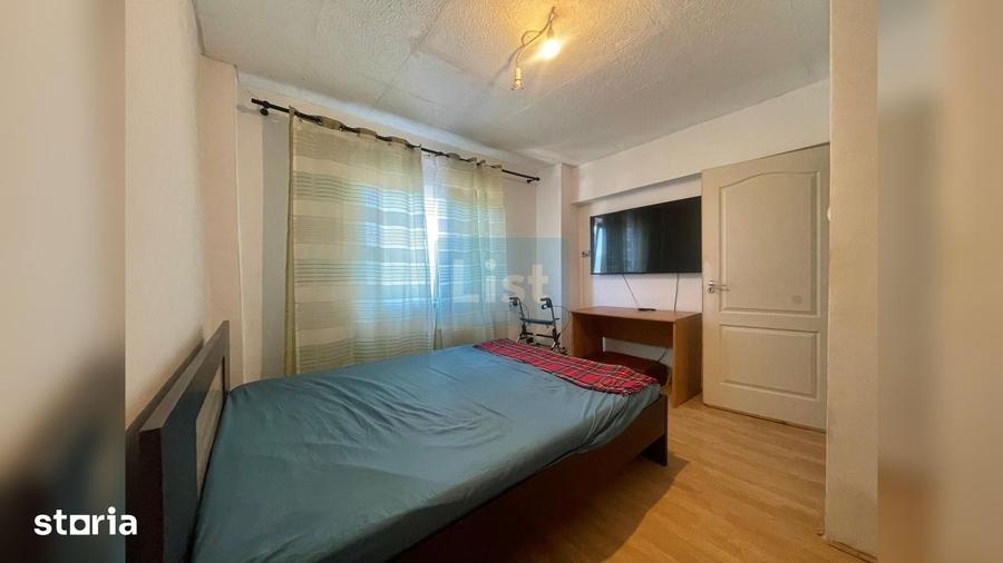 Apartament cu 3 camere semidecomandat în Micro IV