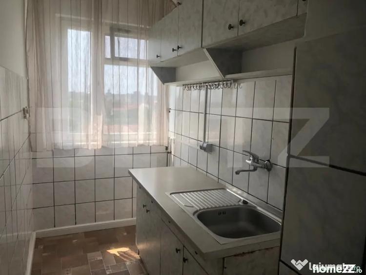 Apartament cu 2 camere nedecomandat în 14 Mai