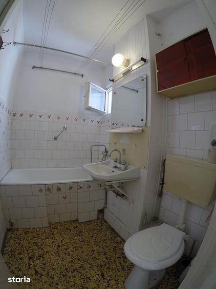 Apartament cu 3 camere semidecomandat în Griviței